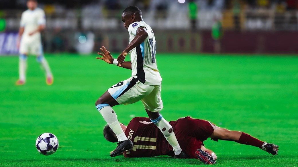 الوحدة الإماراتي يخطف فوزًا دراميًّا من الاتحاد السعودي